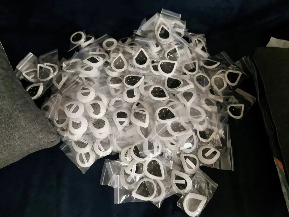 The protective shields for the eyes of fighters